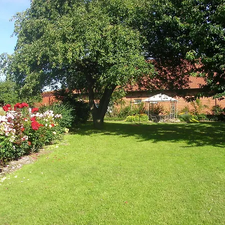 Luxurious In With Terrace And Garden Апартаменты Клюц